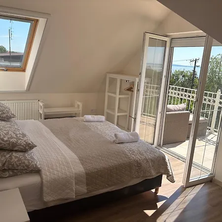Joy - With Panorama Apartment Balatonalmadi