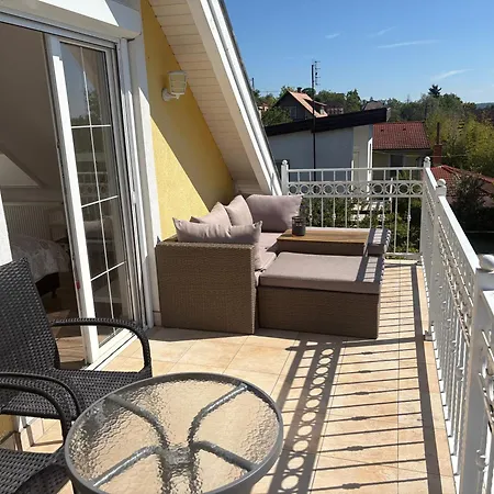 Joy - With Panorama Apartment